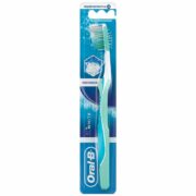 Oral-B 3D White Зубная щетка Отбеливание, средней жесткости, 1 шт.